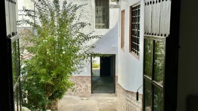 Rustic house on Andrade Navarrete Street photo 34