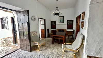 Rustic house on Andrade Navarrete Street photo 4