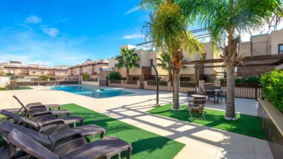 Casa adosada en venta en Avinguda de Colón, Torre de la Horadada (Pilar de la Horadada) de 429.000 €