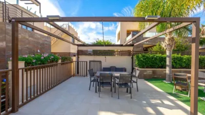 Casa adosada en venta en Avinguda de Colón, Torre de la Horadada (Pilar de la Horadada) de 429.000 €
