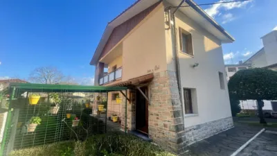 Chalet en venta en Calle de Eguzkiza, Lapitze-Belaskoenea-Olaberria-Meaka (Irun) de 700.000 €