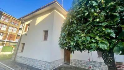 Chalet en venta en Calle de Eguzkiza, Lapitze-Belaskoenea-Olaberria-Meaka (Irun) de 700.000 €