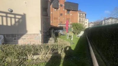 Chalet en venta en Calle de Eguzkiza, Lapitze-Belaskoenea-Olaberria-Meaka (Irun) de 700.000 €