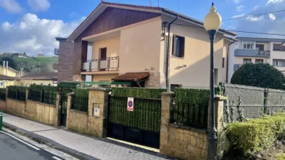 Chalet en venta en Calle de Eguzkiza, Lapitze-Belaskoenea-Olaberria-Meaka (Irun) de 700.000 €