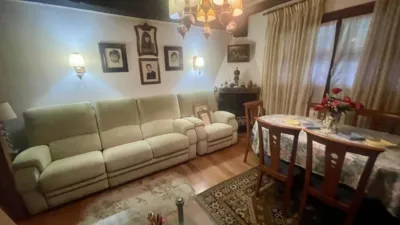 Chalet en venta en Calle de Eguzkiza, Lapitze-Belaskoenea-Olaberria-Meaka (Irun) de 700.000 €