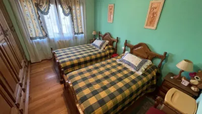 Chalet en venta en Calle de Eguzkiza, Lapitze-Belaskoenea-Olaberria-Meaka (Irun) de 700.000 €