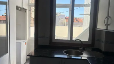 Piso en alquiler en Calle del Alcalde Vázquez Varela, Praza España-Zona Corte Inglés (Distrito Casco Urbano. Vigo) de 850 €<span>/mes</span>