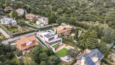 Chalet en venta en El Peñalar - Arroyo de Trofas - Montealegre, Los Peñascales (Torrelodones) de 1.717.000 €