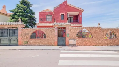 Chalet on Calle de Rivera photo 2
