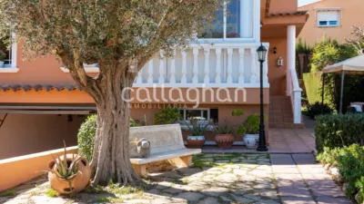 Chalet on Carrer 232 photo 14