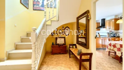 Chalet on Carrer 232 photo 17