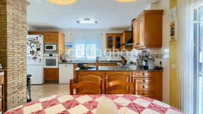 Chalet on Carrer 232 photo 18