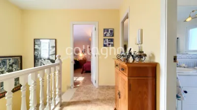 Chalet on Carrer 232 photo 26
