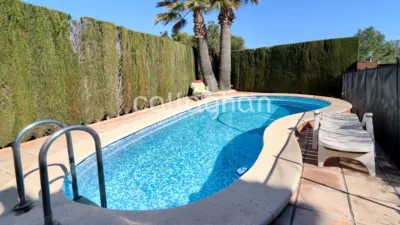 Chalet on Carrer 232 photo 2