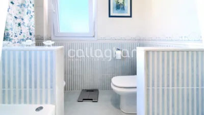 Chalet on Carrer 232 photo 35
