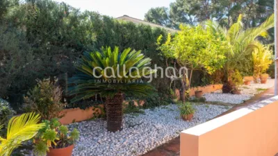 Chalet on Carrer 232 photo 38