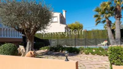 Chalet on Carrer 232 photo 41