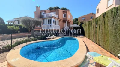 Chalet on Carrer 232 photo 43