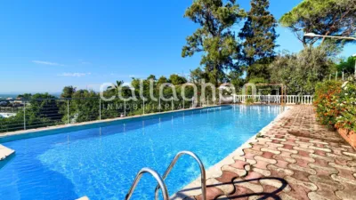 Chalet on Carrer Vent de Xaloc photo 2