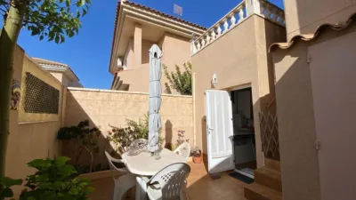 Casa adosada en venta en Calle Peña Vieja, 28, Las Filipinas-Villamartín-Canal Norte (Distrito Orihuela Costa. Orihuela) de 264.900 €