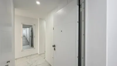 Apartment on Calle de la Loma photo 2
