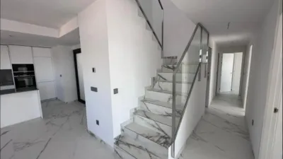 Duplex penthouse on Calle Presidente Adolfo Suarez photo 13