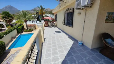 Chalet on Carrer de Turmalina photo 5