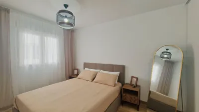 Apartment on Carrer de la Reina Sofía photo 17