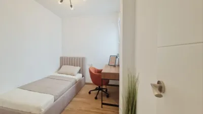 Apartment on Carrer de la Reina Sofía photo 3