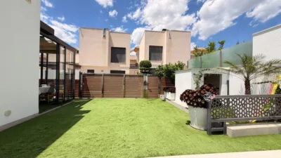 Chalet on Carrer Maria San Gil, Noain photo 3