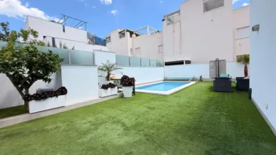 Chalet on Carrer Maria San Gil, Noain photo 4