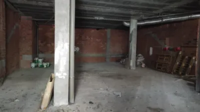 Local comercial en venta en Calle de Viorneira - Más