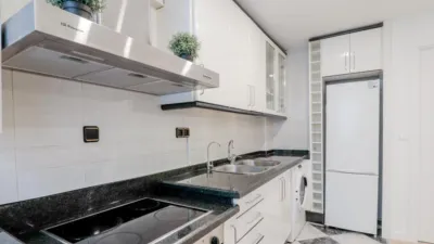 Habitación en alquiler en Calle de Pradilla, Carolinas (Distrito Pla-Carolinas. Alicante - Alacant) de 300 €<span>/mes</span>