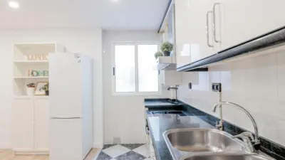 Habitación en alquiler en Calle de Pradilla, Carolinas (Distrito Pla-Carolinas. Alicante - Alacant) de 300 €<span>/mes</span>