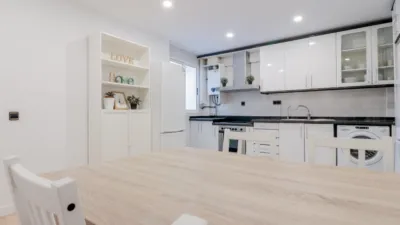 Habitación en alquiler en Calle de Pradilla, Carolinas (Distrito Pla-Carolinas. Alicante - Alacant) de 300 €<span>/mes</span>