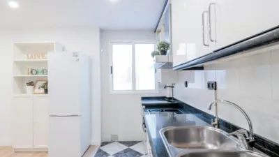 Habitación en alquiler en Calle de Pradilla, Carolinas (Distrito Pla-Carolinas. Alicante - Alacant) de 260 €<span>/mes</span>