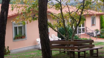 Edificio en venta en Carretera de Outeiro - Más