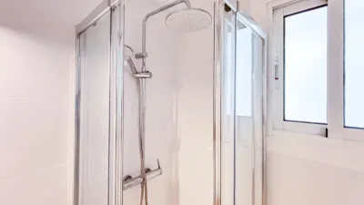 Habitación en alquiler en Calle de Ángel Lozano, Centro Tradicional (Distrito Centro-Ensanche. Alicante - Alacant) de 600 €<span>/mes</span>