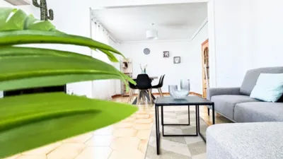 Habitación en alquiler en Calle de Antonio Maura, Pla del Bon Repòs (Distrito Pla-Carolinas. Alicante - Alacant) de 450 €<span>/mes</span>