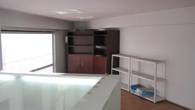 Local comercial en alquiler en Pontepedriña - Más
