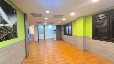 Local comercial en alquiler en Lugar do Noval - Més