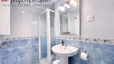 Habitación en alquiler en Calle del Pintor Pedro Camacho, Orgegia (Distrito Garbinet-Vistahermosa. Alicante - Alacant) de 300 €<span>/mes</span>