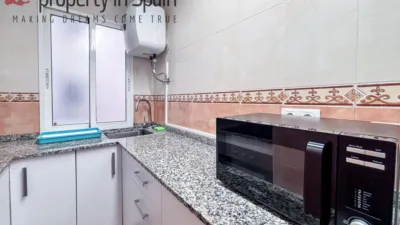 Habitación en alquiler en Calle del Pintor Pedro Camacho, Orgegia (Distrito Garbinet-Vistahermosa. Alicante - Alacant) de 300 €<span>/mes</span>