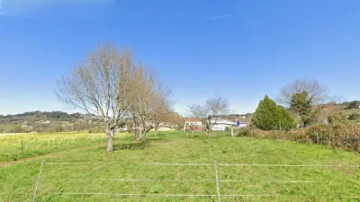 Terreno en venta en Estrada Santiago-Ourense - Más