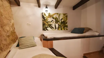 Chalet on Calle del Deán, Zaragoza photo 13