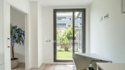 Apartment on Carrer de Victor Berbegal photo 39