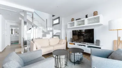 Casa on Carrer César Mateo Cid photo 12