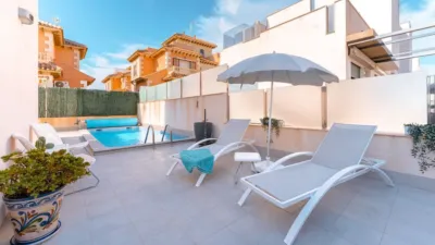 Casa on Carrer César Mateo Cid photo 2