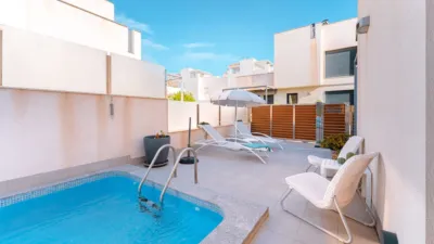 Casa on Carrer César Mateo Cid photo 3
