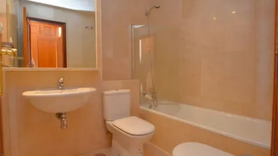 Ático en alquiler en Calle de Clara Campoamor, Santa Eufemia (Tomares) de 1.100 €<span>/mes</span>